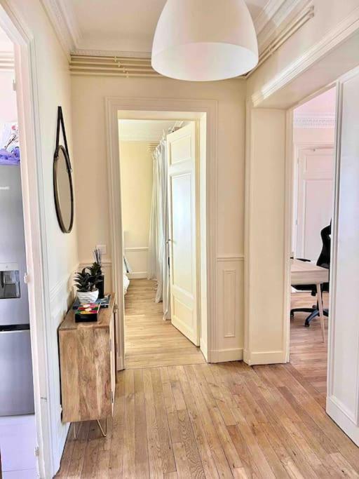 2-Bed Room Cosy Apartment - Central Location Parijs Buitenkant foto