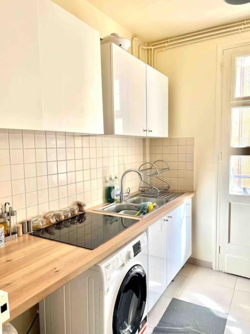 2-Bed Room Cosy Apartment - Central Location Parijs Buitenkant foto